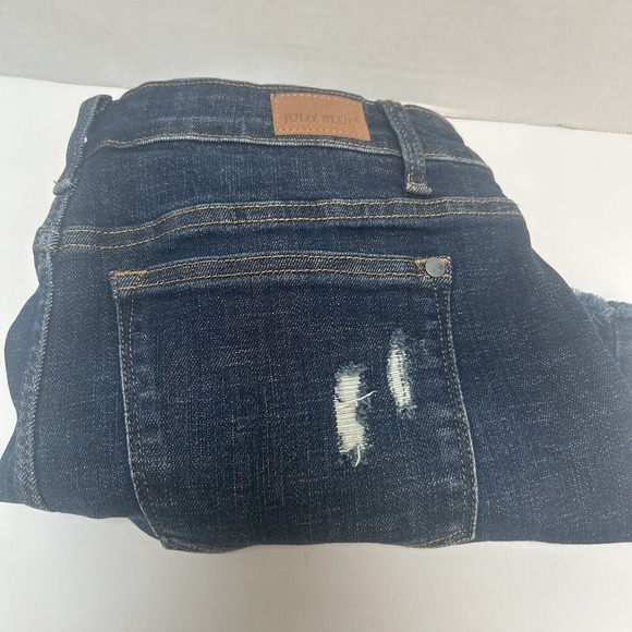 Judy Blue Hi-Rise Camo Patch Distressed Denim Shorts Size‎ Large Style#150014 - Picture 1 of 6